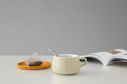 VIVA - Classic Porcelain Cup & Saucer Set (cream/orange)