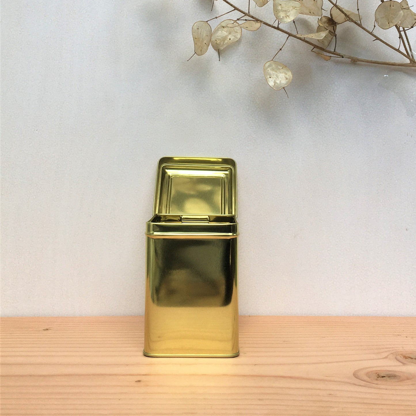 125-150g Gold Square Tin w/ Hinged Lid