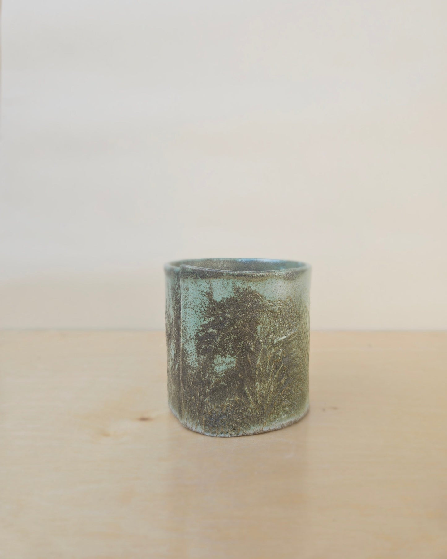 Small Metallic-like Glaze Cup