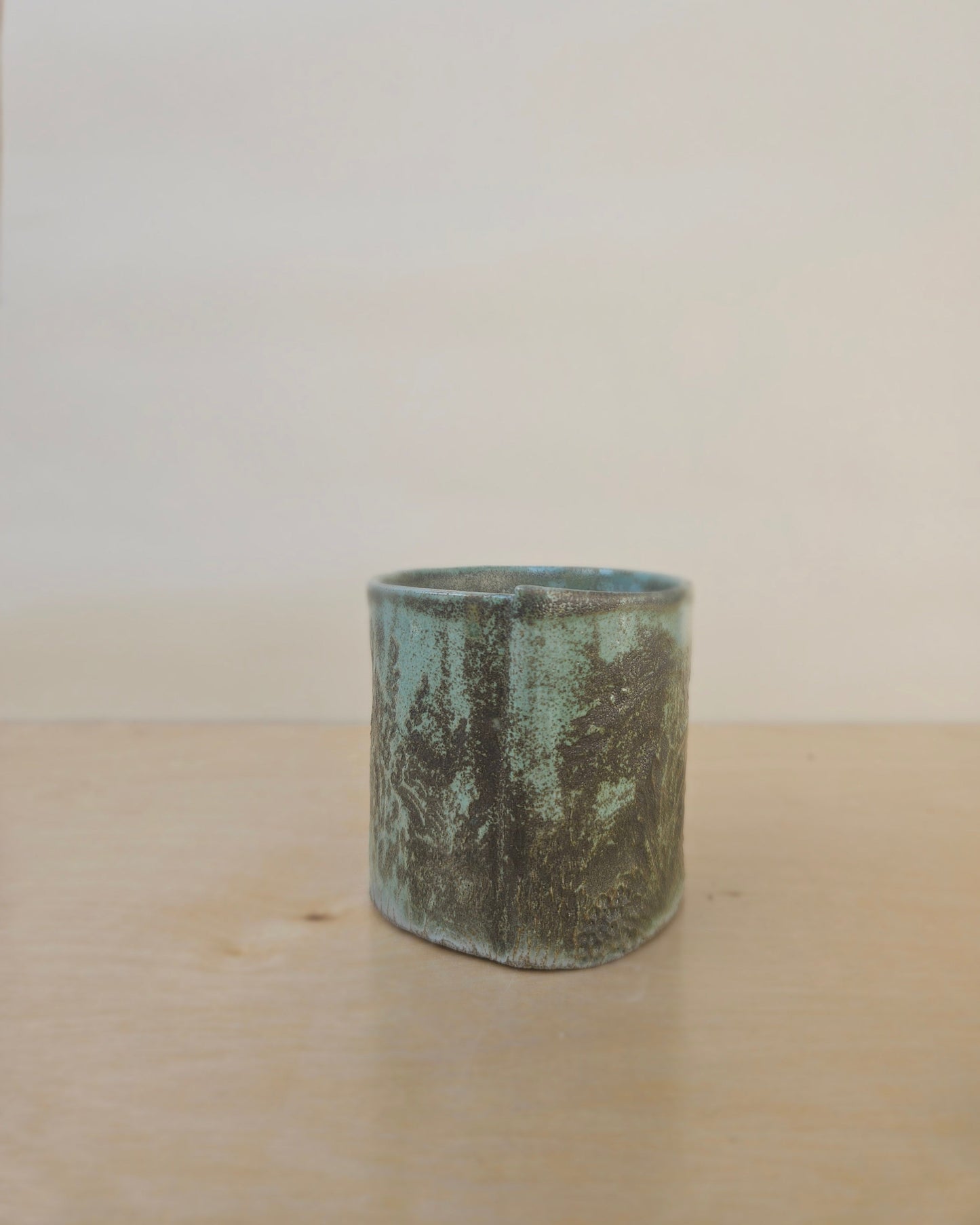 Small Metallic-like Glaze Cup